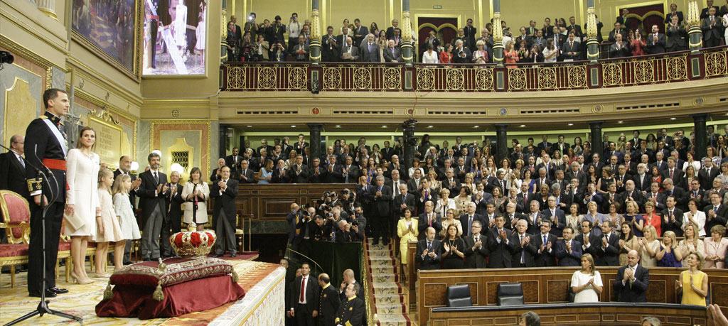 Curso de verano España y la monarquía parlamentaria Cabecera Curso de Verano Espana Monarquia Parlamentaria Escritorio Curso de verano España y la monarquía parlamentaria Estudiar en Universidad Privada Madrid