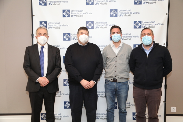 El Vicerrectorado de Investigación UFV entrega un premio por solicitud de patente a Álvaro García Tejedor, Alberto Nogales Moya y Emilio Delgado Martos IMG 3183 copia El Vicerrectorado de Investigación UFV entrega un premio por solicitud de patente a Álvaro García Tejedor, Alberto Nogales Moya y Emilio Delgado Martos Estudiar en Universidad Privada Madrid